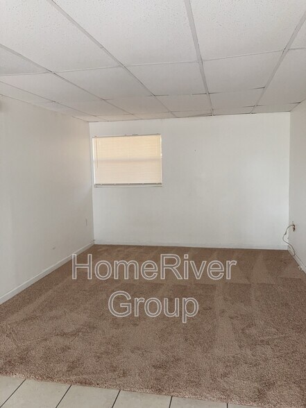 Building Photo - 3929 S Shade Ave