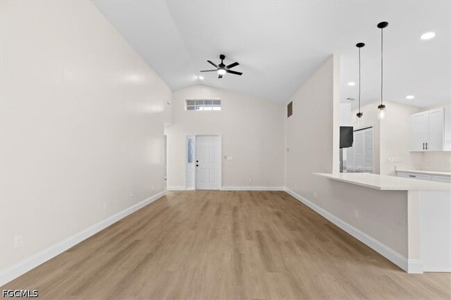 Building Photo - 3358 Sabal Springs Blvd