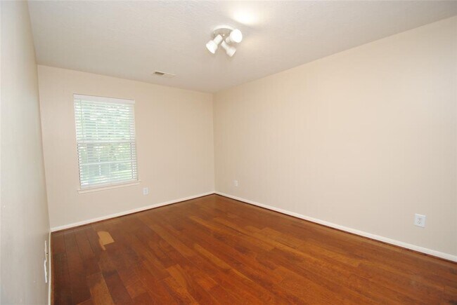 Building Photo - 17110 Fairway Glen Ct