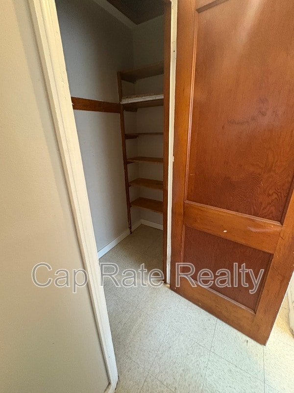 Building Photo - 1042 Loretta Ave