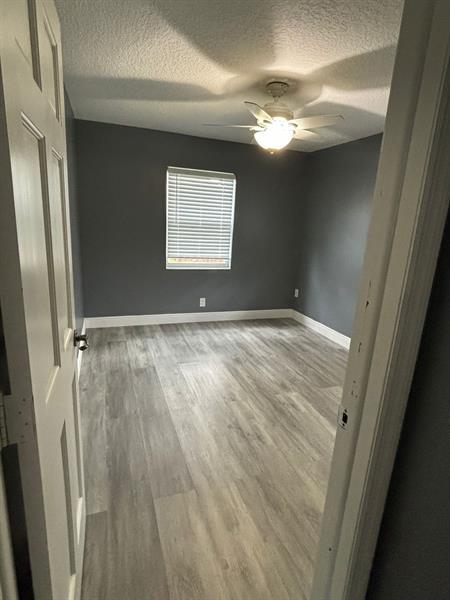 Building Photo - 5370 NW 29th Ct