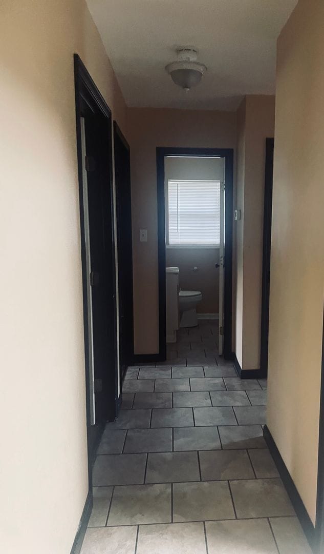 Building Photo - 3 Bedroom/1 Bath - Move/In Ready