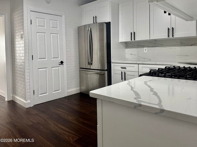 Building Photo - 198 New Brunswick Ave