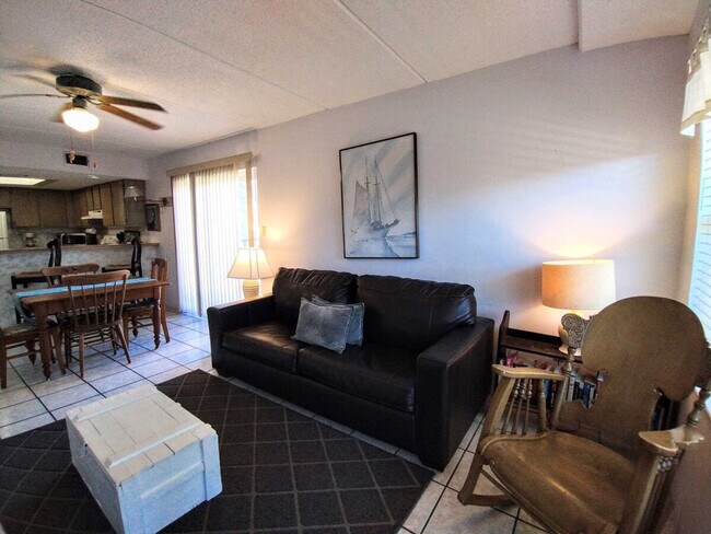 Primary Photo - 115 E Coronado Dr