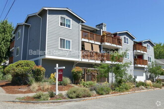 Building Photo - 7000 Cleopatra Pl NW