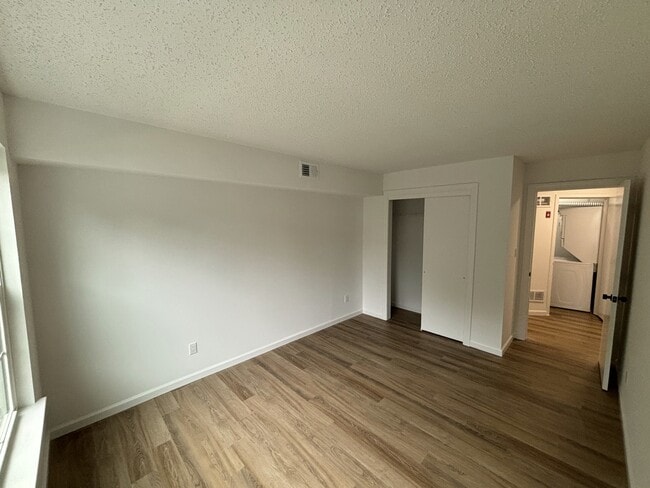 Building Photo - 85 Diane Dr