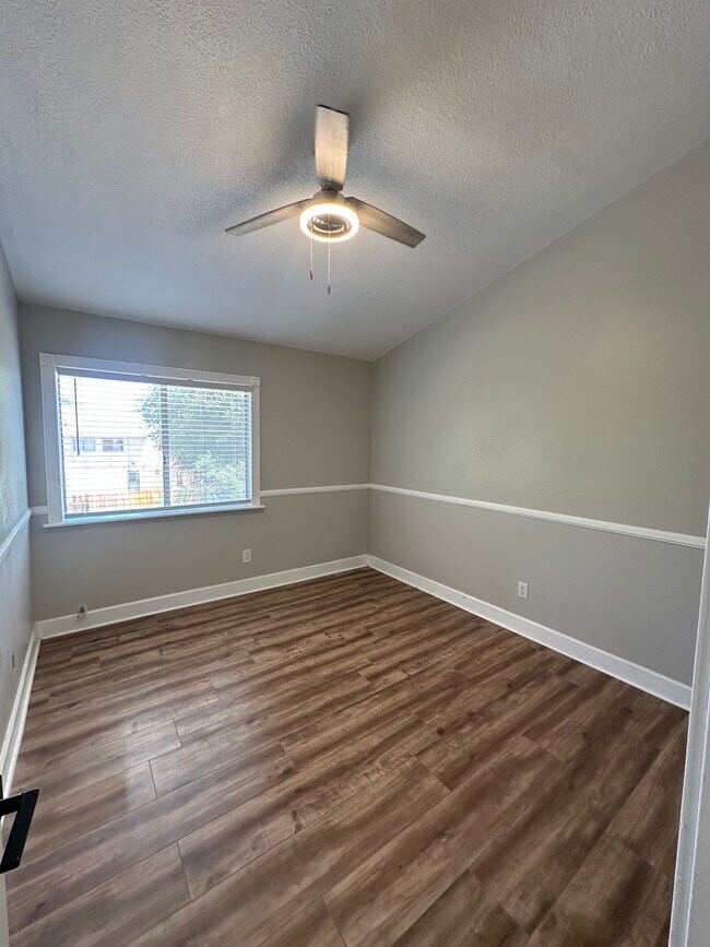 Building Photo - 1643 Derby Ct