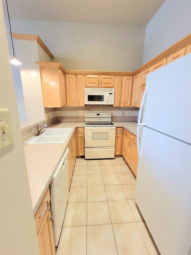 Building Photo - 2315 Harborside Dr