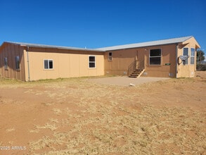 Building Photo - 2548 N Calle Tercero