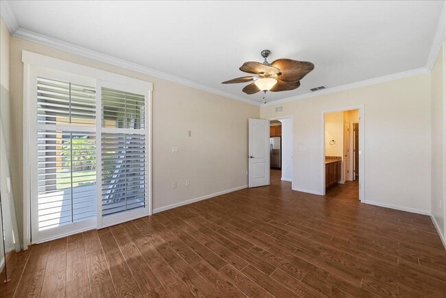 Building Photo - 700 Ventura Dr