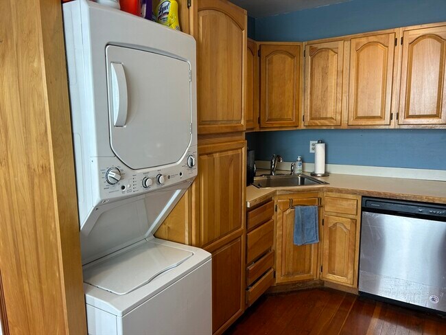 Building Photo - 54 Bromfield St