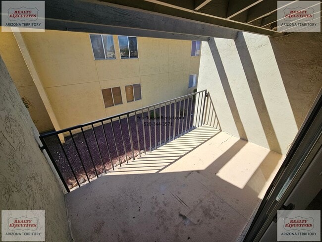 Building Photo - 22nd & Kolb Area Condo - Upstairs unit in Langley Gardens