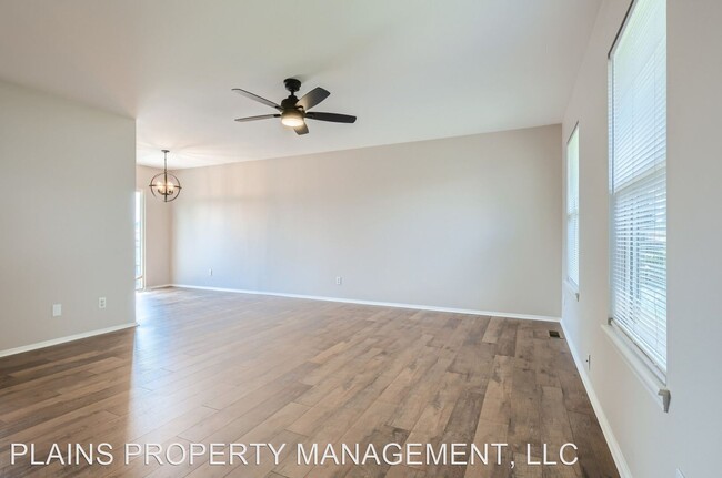 Building Photo - 3 br, 2 bath House - 602 East 24th Street