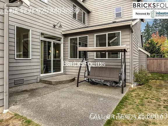 Building Photo - 10251 Eastridge Dr NE