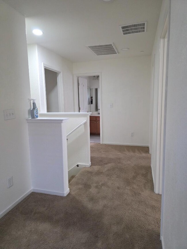 Building Photo - 8917 Robbins Rd