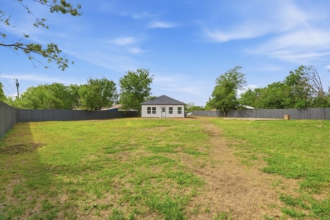 Building Photo - 1613 SE Park Rd