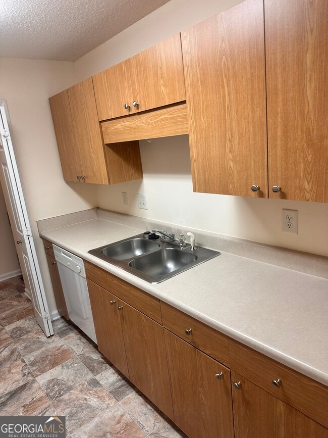 Building Photo - 201 Twiggs Cor