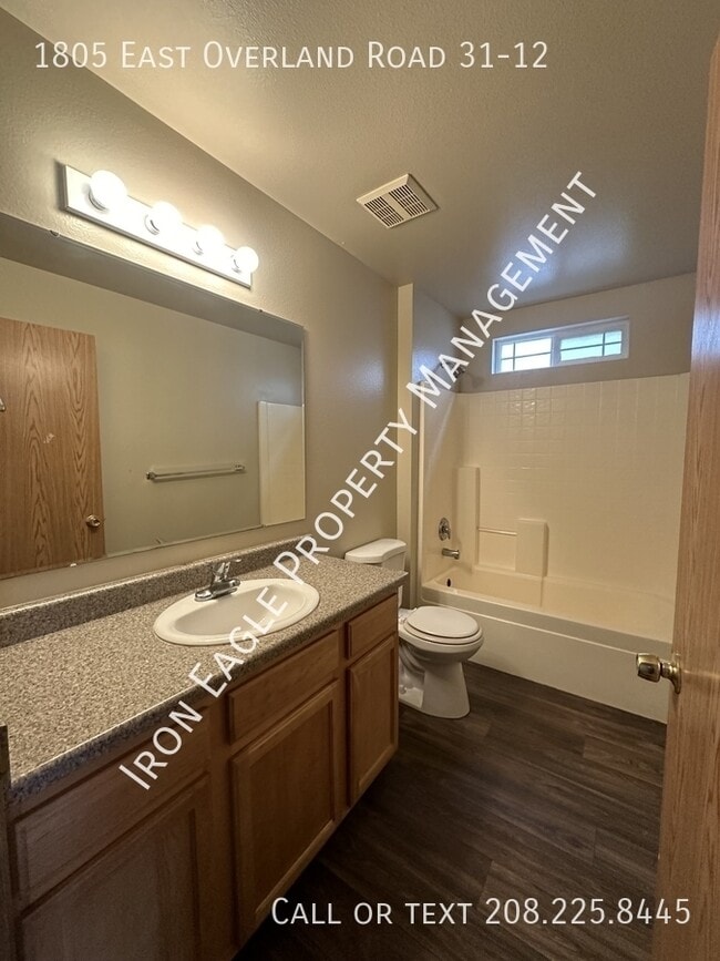 Building Photo - 1805 E Overland Rd