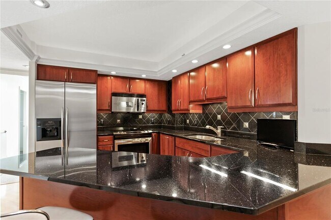 Building Photo - 400 E Colonial Dr
