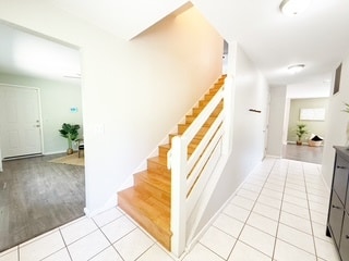 Building Photo - 450 NE Riverhill Dr