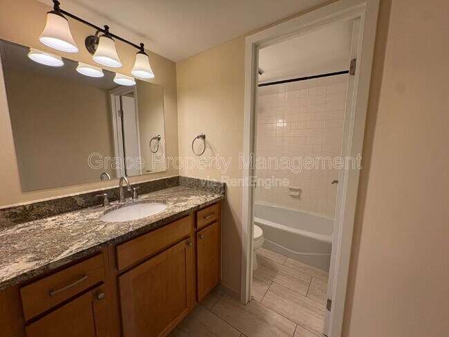 Building Photo - 400 S Lafayette St