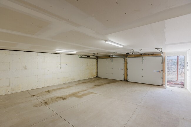 Building Photo - 337A Brookhill Dr
