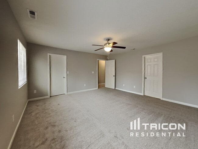 Building Photo - 7 Selsey Ct