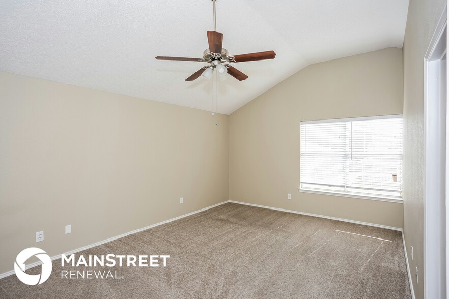 Building Photo - 503 Hollyberry Dr