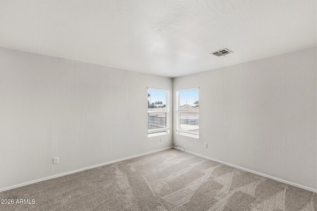 Building Photo - 14779 W Bloomfield Rd