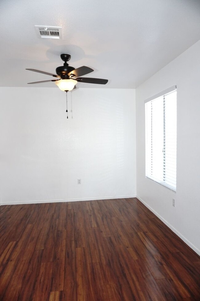 Building Photo - NEWLY RENOVATED 3BD/2BA CONDO W/ 2 CAR GARAGE