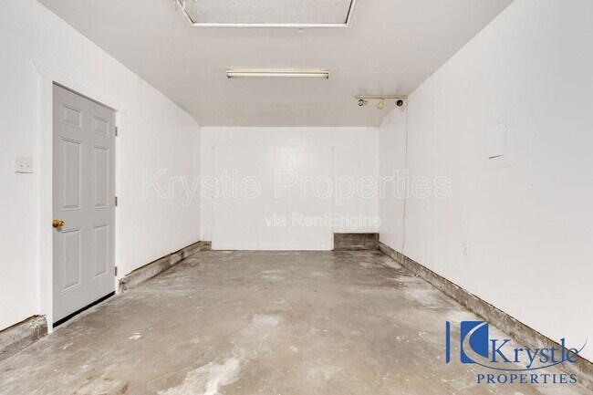 Building Photo - 1038 Thelma Ave