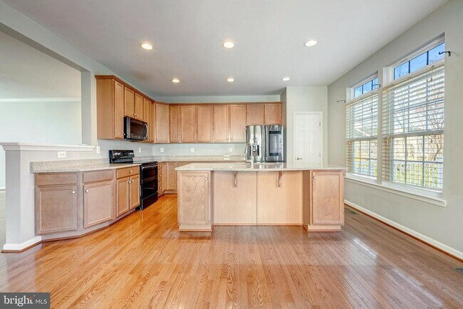 Building Photo - 43022 Spyder Pl