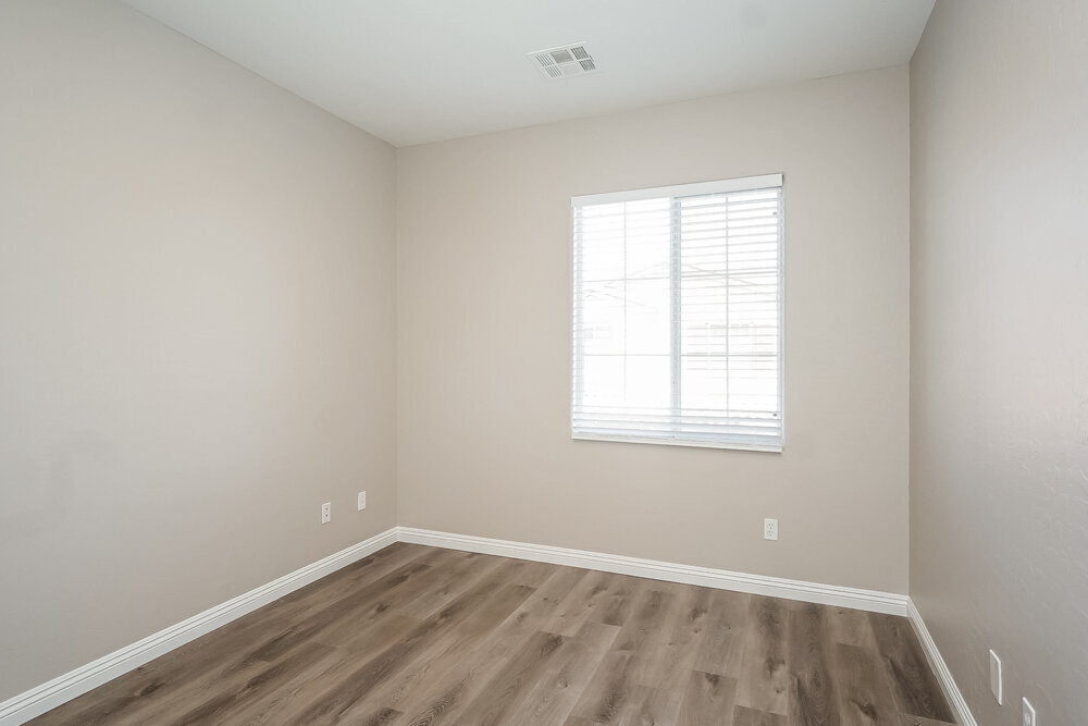 Building Photo - 10563 La Campana St
