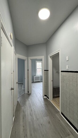 Building Photo - 164 Grant Ave