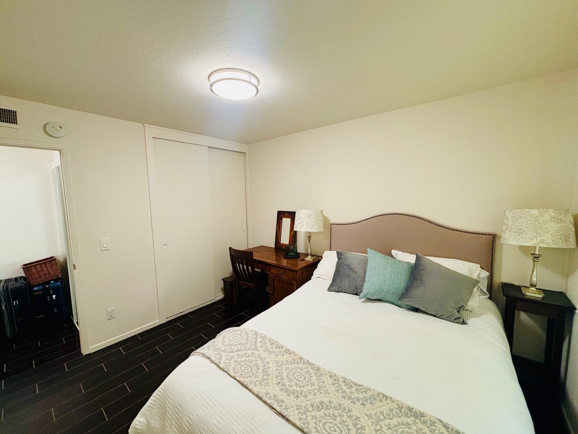 Building Photo - 23813 Calvert St