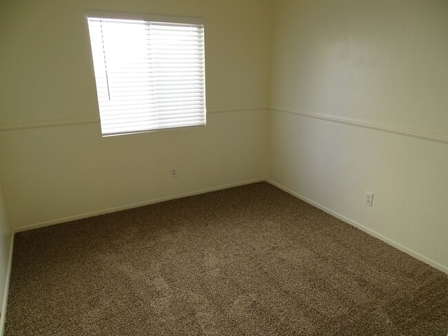 Building Photo - Well Kept One Story North Las Vegas Cul De...