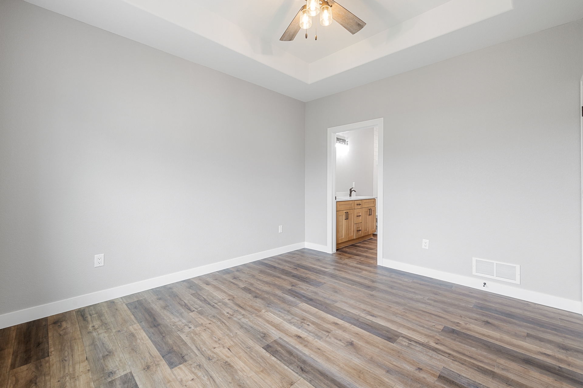 Building Photo - 1844 Woodland Way