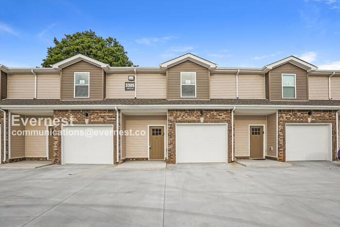 Building Photo - 3385 Polly Dr