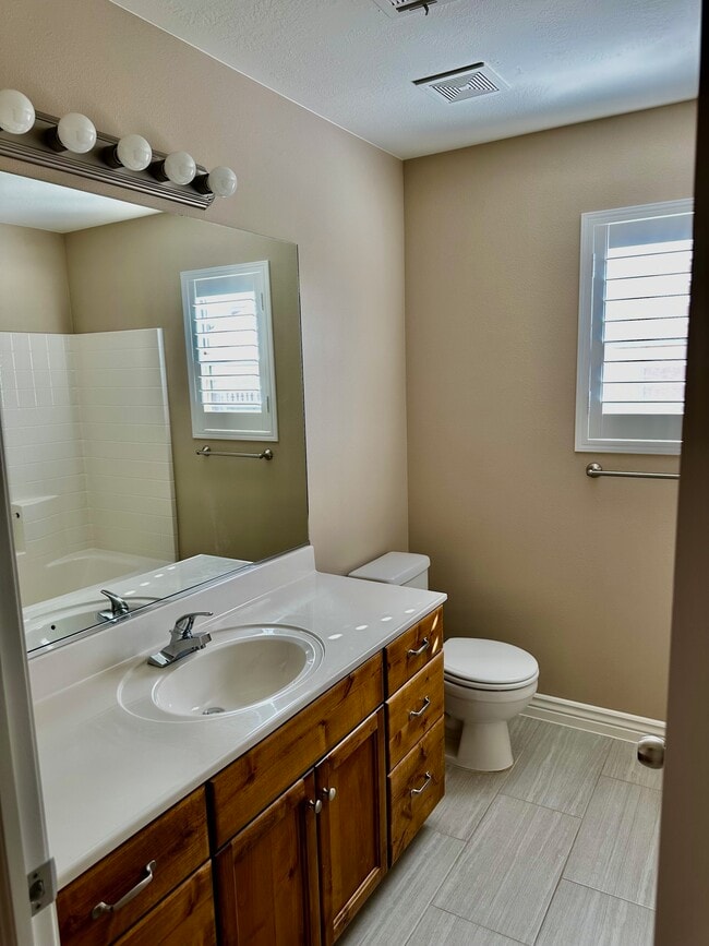 Building Photo - 1223 N 2190 W