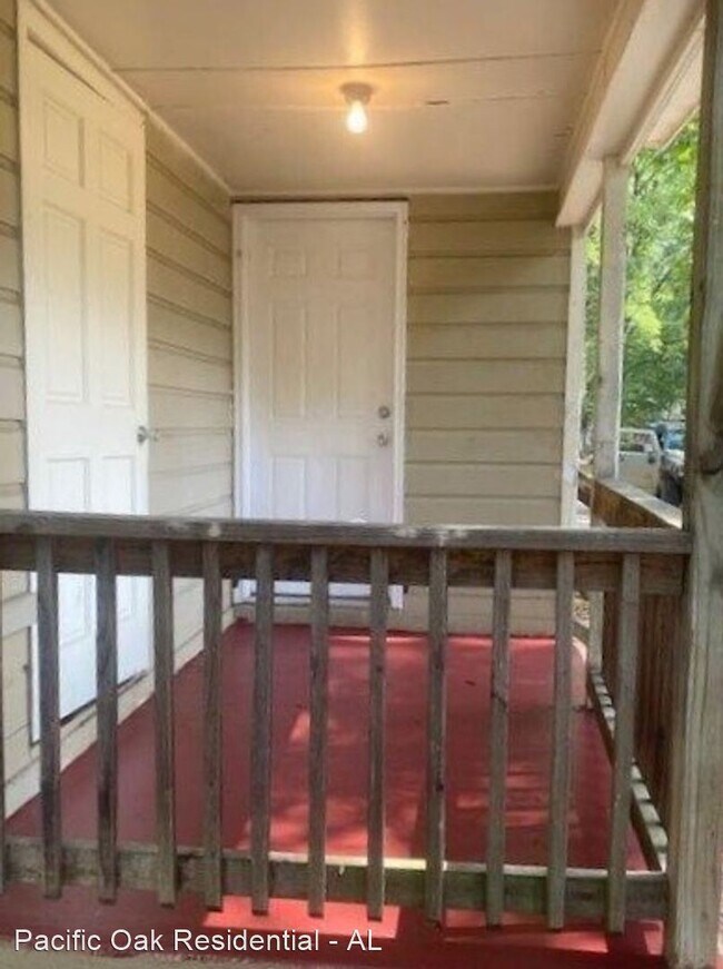 Building Photo - 3 br, 1 bath House - 108 16th Court Cir NE