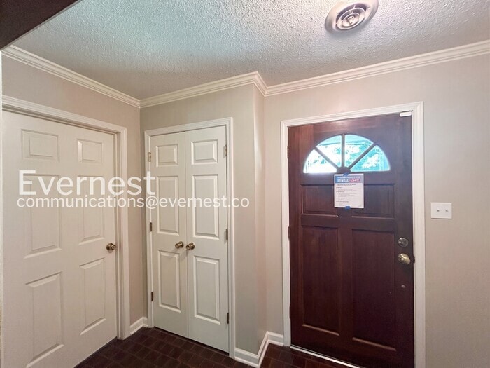 Building Photo - 75 Cottonwood Dr