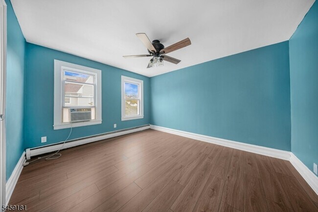 Building Photo - 21 N 13th St