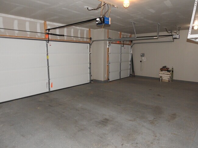 Building Photo - 2532 Bowen St