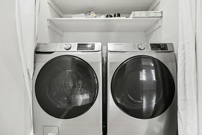 Building Photo - Updated 3 Bedroom Townhome!!! ***Available NOW***