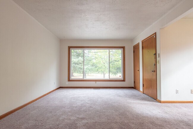 Building Photo - 7222-7224-7224 NE Tillamook St
