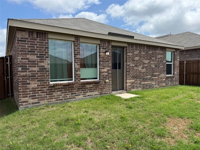 Building Photo - 3057 Ashbrook Ln