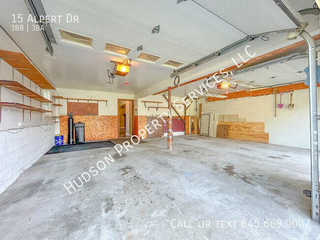 Building Photo - 15 Alpert Dr