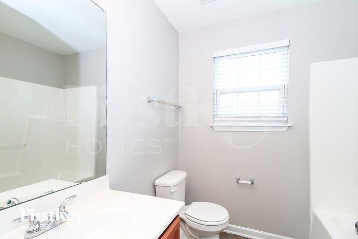 Building Photo - 3891 Templeton Ln