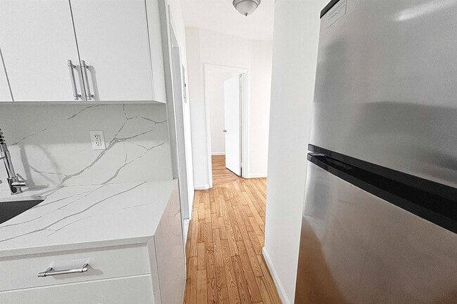 Building Photo - 35 Rock St