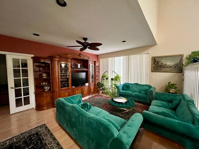 Building Photo - 7859 Springvale Dr